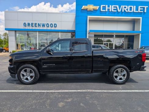 Used 2018 Chevrolet Silverado 1500 Custom w/ Custom Value Package AWD/4WD image 2
