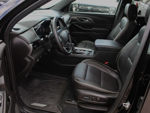 Used 2023 Chevrolet Traverse Premier w/ Redline Edition FWD image 13