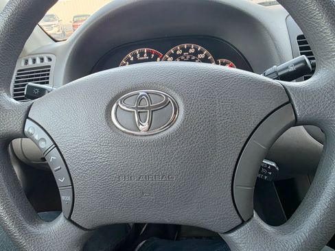 Used 2005 Toyota Camry LE FWD image 13