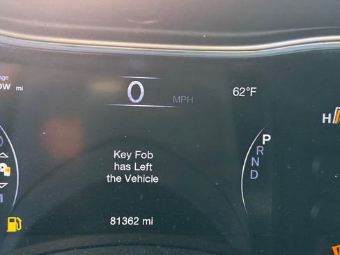 Used 2020 Jeep Grand Cherokee Laredo image 16