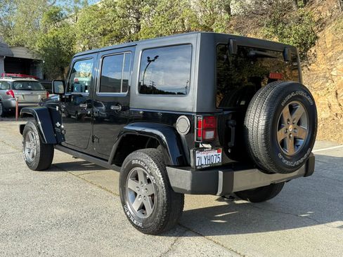 Used 2015 Jeep Wrangler Unlimited Sport AWD/4WD image 5
