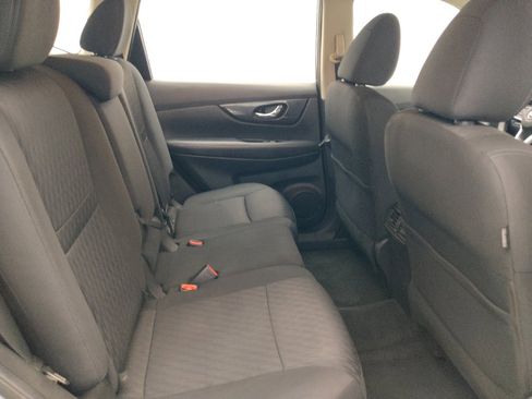 Used 2018 Nissan Rogue S AWD/4WD image 19
