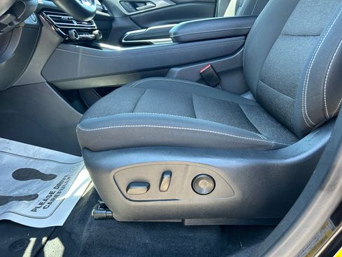 Used 2024 Chevrolet Traverse LT FWD image 14
