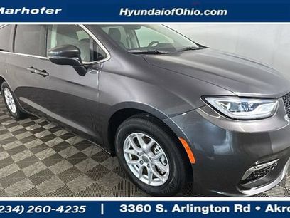 Used 2023 Chrysler Pacifica Touring-L