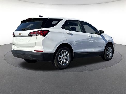 Used 2023 Chevrolet Equinox LS image 5