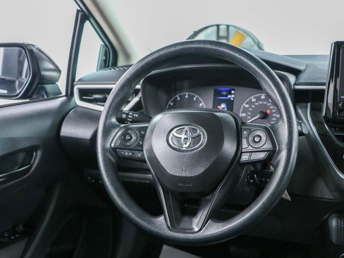 Used 2025 Toyota Corolla LE FWD image 12