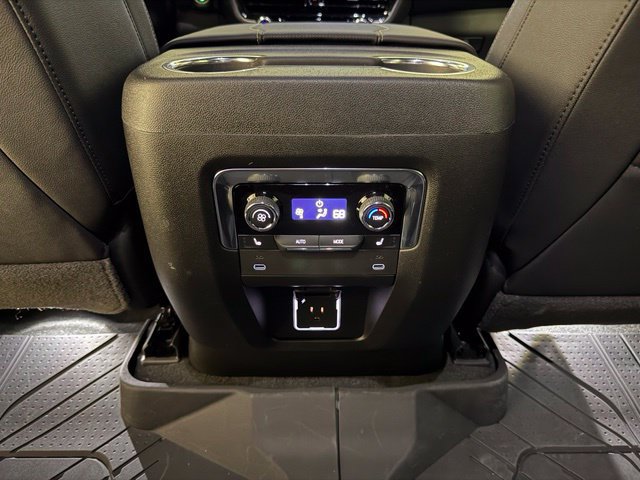 Used 2025 Chevrolet Tahoe Premier AWD/4WD image 29