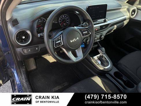 Used 2022 Kia Forte LXS w/ LXS Technology Package FWD image 9