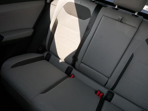 Used 2023 Volkswagen Taos SE w/ Panoramic Sunroof Package AWD/4WD image 12