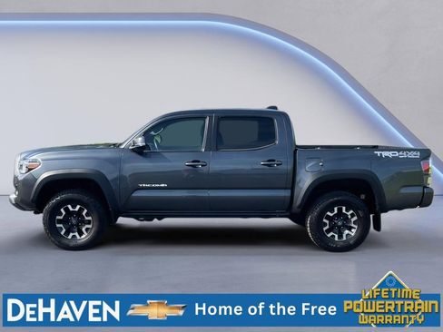Used 2023 Toyota Tacoma TRD Off-Road w/ TRD Premium Off Road Package AWD/4WD image 3
