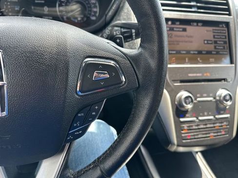 Used 2019 Lincoln MKC Premiere FWD image 23