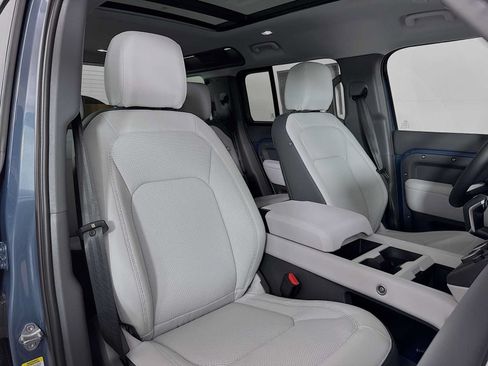 New 2026 Land Rover Defender 110 X-Dynamic SE AWD/4WD image 29