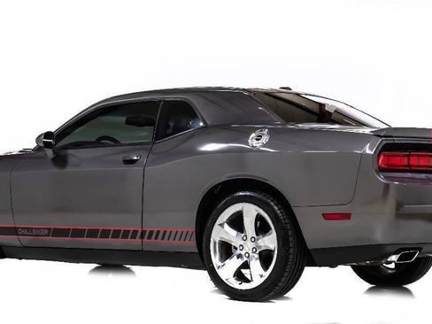 Used 2013 Dodge Challenger R/T image 4