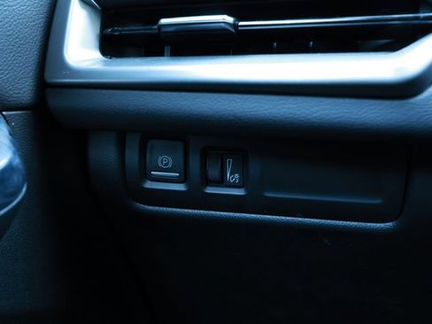 Used 2024 Cadillac XT4 Premium Luxury image 16