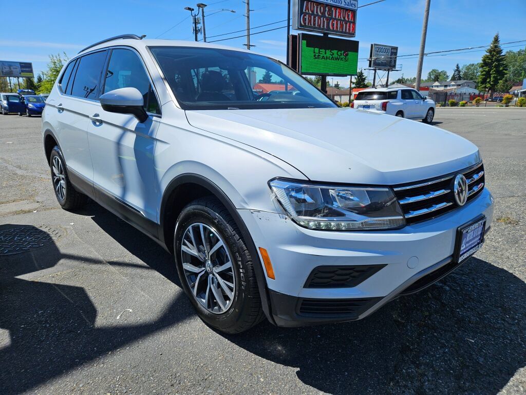 Used 2018 Volkswagen Tiguan SE w/ Panoramic Sunroof Package AWD/4WD image 6