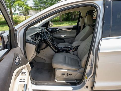 Used 2015 Ford Escape Titanium FWD image 6