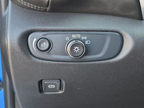 Used 2024 Chevrolet Blazer LT w/ Convenience Package FWD image 17