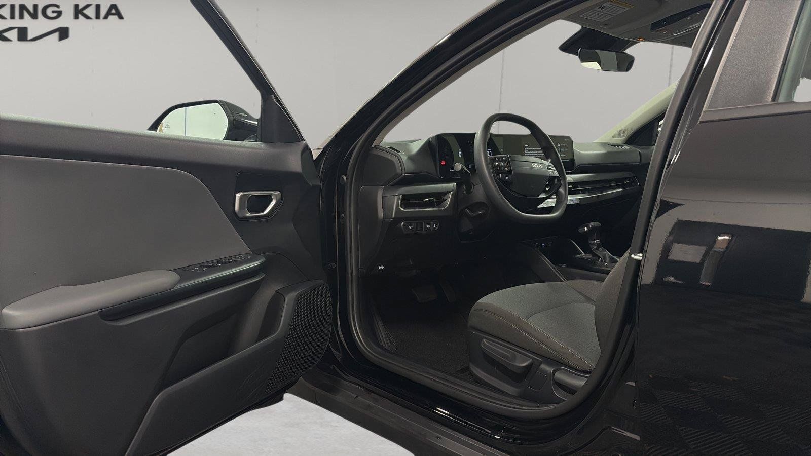 Used 2025 Kia K4 FWD image 24