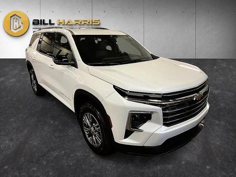 Used 2026 Chevrolet Traverse LT w/ LPO, Floor Liner Package AWD/4WD image 9
