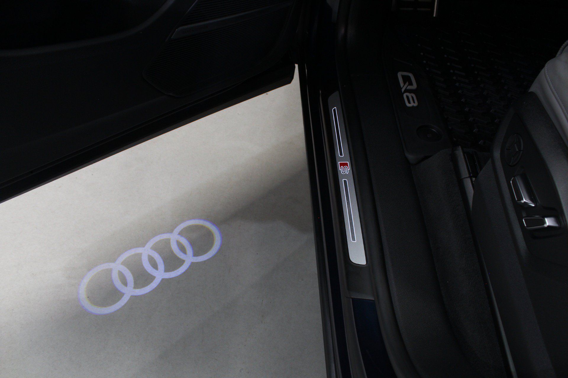 Used 2023 Audi SQ8 Premium Plus AWD/4WD image 21