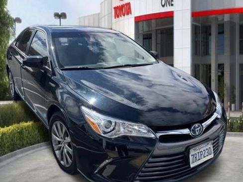 Used 2016 Toyota Camry XLE w/ Moonroof Package FWD image 1