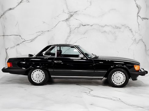 Used 1986 Mercedes-Benz 560 SL image 14