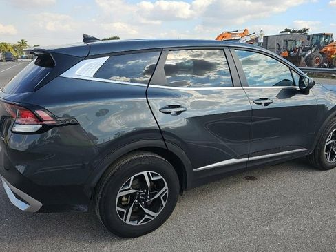 Used 2025 Kia Sportage LX image 2