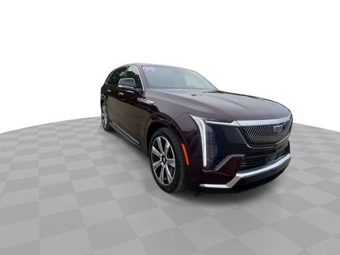 Used 2025 Cadillac Escalade IQ Luxury 2 w/ LPO, Premium Carpet Package AWD/4WD image 4