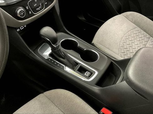 Used 2022 Chevrolet Equinox LS image 18