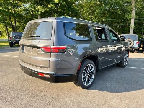 Used 2023 Jeep Wagoneer Series III w/ Premium Group I image 6