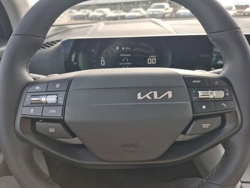 New 2026 Kia Sportage EX image 18