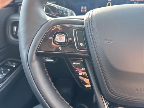 New 2026 Lincoln Aviator AWD image 12