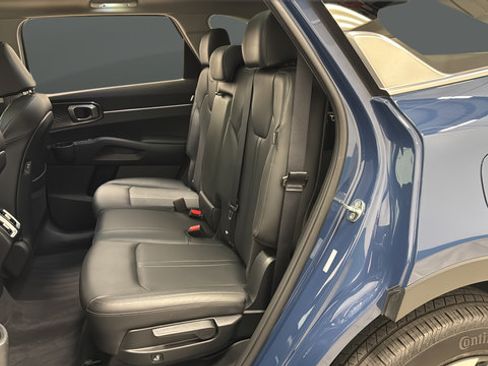Used 2025 Kia Sorento S w/ Panoramic Sunroof Package AWD/4WD image 24