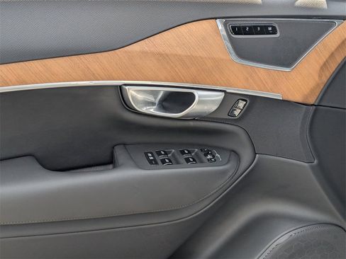 Used 2024 Volvo XC90 B5 Plus image 13