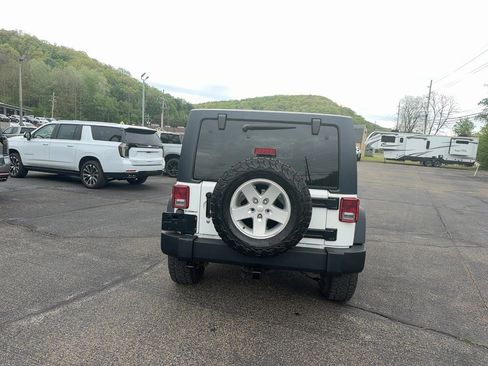 Used 2018 Jeep Wrangler Unlimited Sport S AWD/4WD image 6