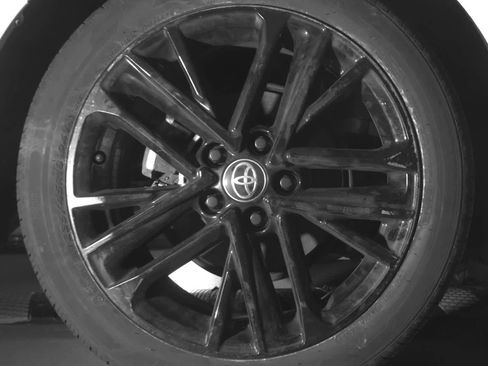 Used 2025 Toyota Camry SE image 12