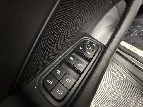 Used 2022 Porsche Panamera 4 w/ Premium Package AWD/4WD image 23
