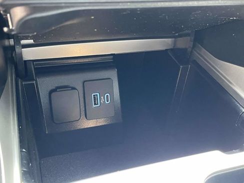 Used 2022 Ford Explorer XLT RWD image 15
