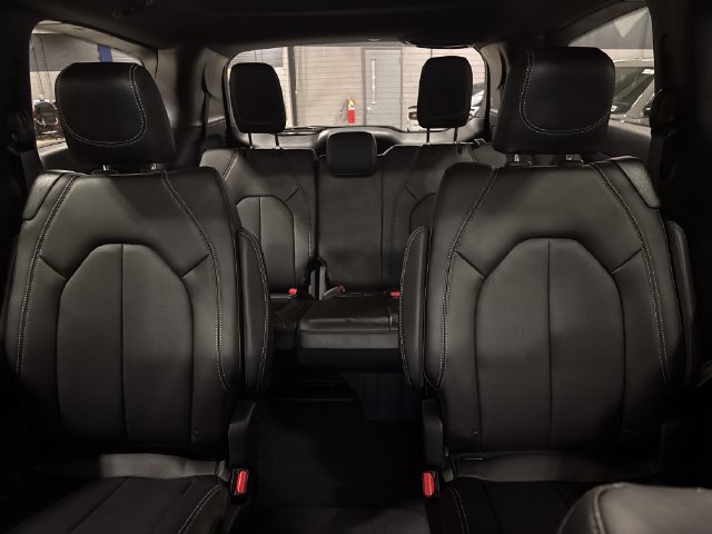 New 2027 Chrysler Pacifica Select w/ Family Tech Group AWD/4WD image 27