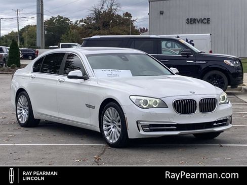Used 2013 BMW 750Li image 1