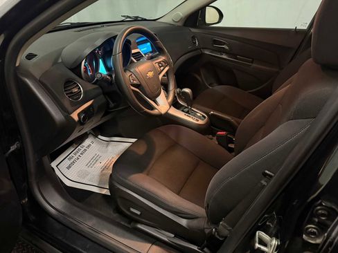 Used 2014 Chevrolet Cruze LT image 19