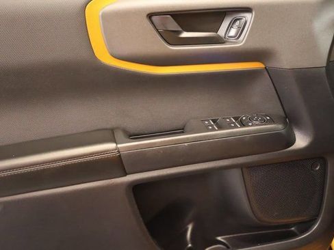 Used 2022 Ford Bronco Sport Badlands image 9