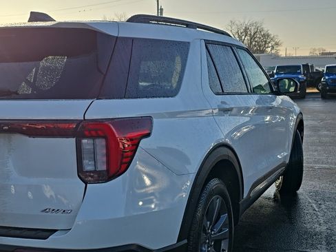 Used 2025 Ford Explorer Active w/ Active Comfort Package image 73