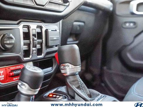 Used 2021 Jeep Wrangler Unlimited Rubicon 4xe AWD/4WD image 13