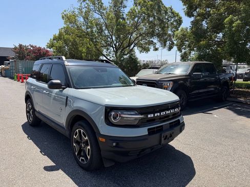 Used 2023 Ford Bronco Sport Outer Banks w/ Tech Package AWD/4WD image 2
