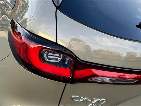 Used 2025 MAZDA CX-70 Plug-In Hybrid w/ Premium Pkg image 28