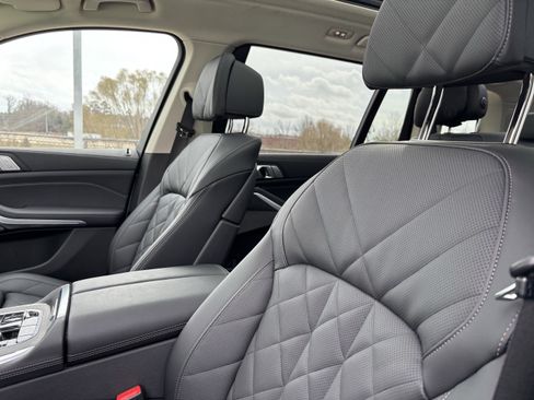 Used 2026 BMW X7 xDrive40i image 16