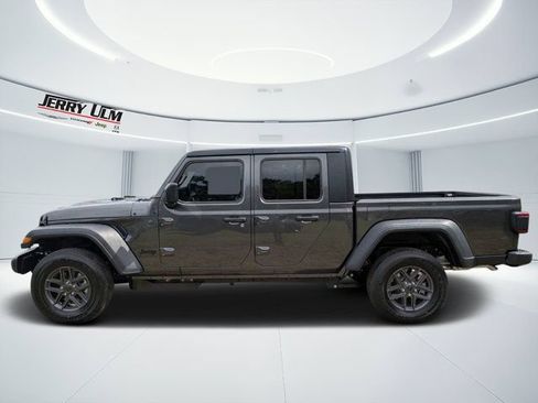New 2026 Jeep Gladiator Sport AWD/4WD image 6