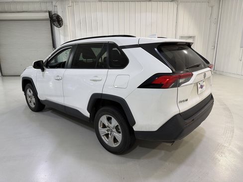 Used 2021 Toyota RAV4 XLE image 3