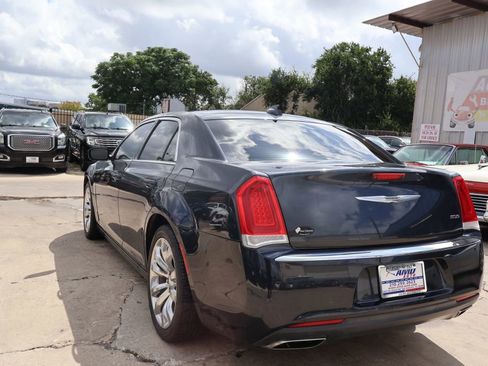 Used 2016 Chrysler 300 Limited RWD image 6